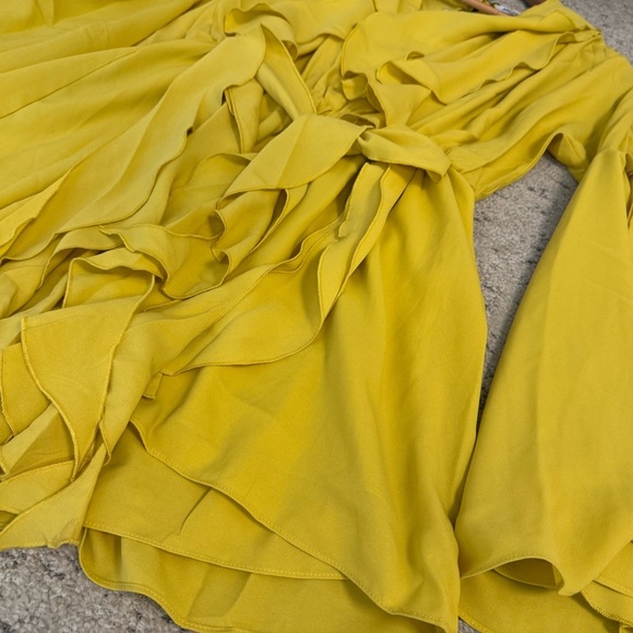 Andrea Iyamah size 6 (S) NWT Bright Yellow Long Sleeve romper with shorts - Picture 12 of 15